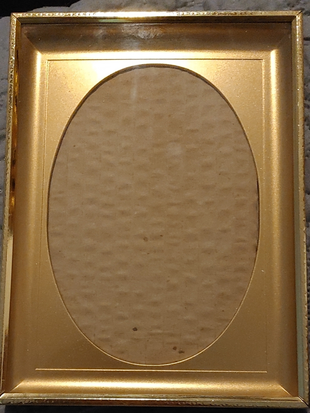 Gold Oval Mat Photo Frame
